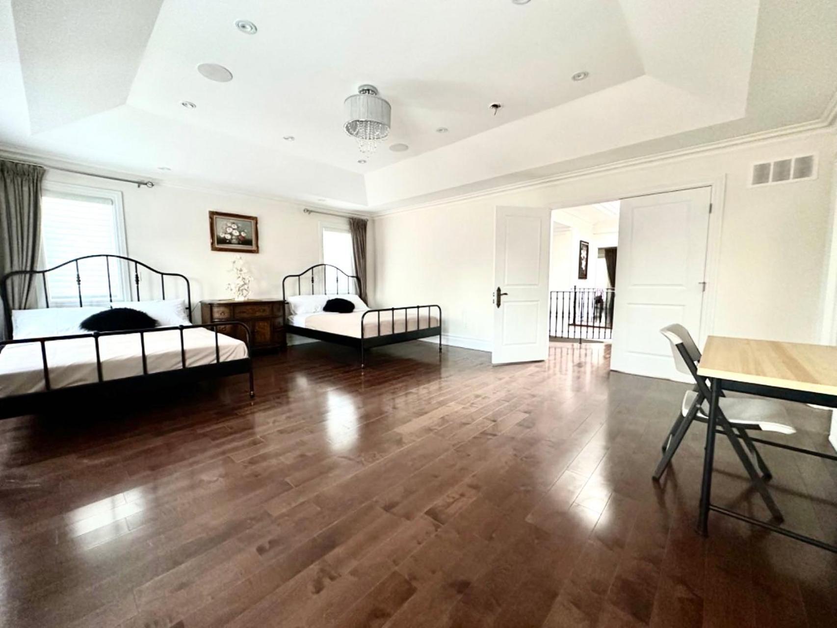 Beautiful House Near North York Center Gasthof *